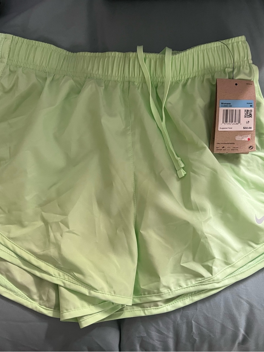 NWT womens medium Nike running shorts